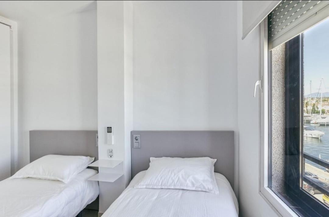 Apartamento Con Vistas A Mar Y Canal. 엠푸리아브라바 외부 사진