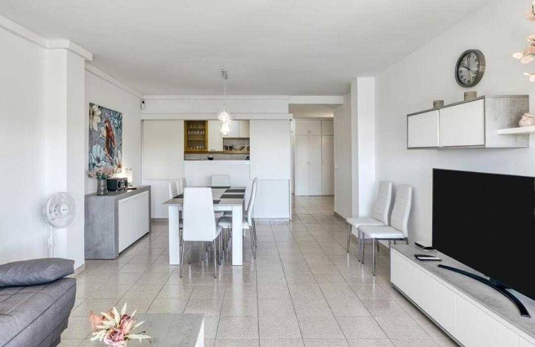 Apartamento Con Vistas A Mar Y Canal. 엠푸리아브라바 외부 사진